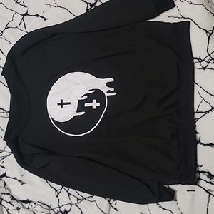 Dripping peace sign sweater top small white and black long sleeve